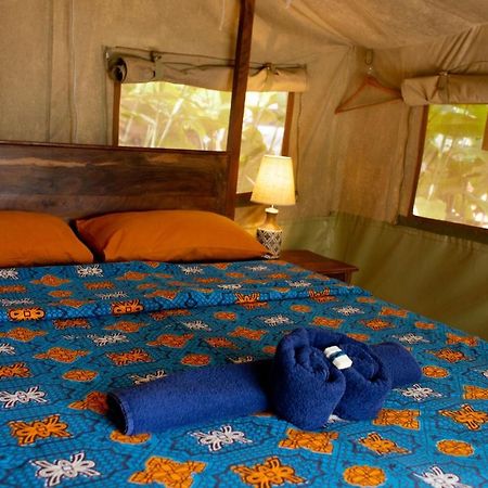 Bluemonkey Guesthouse Entebbe Exterior foto